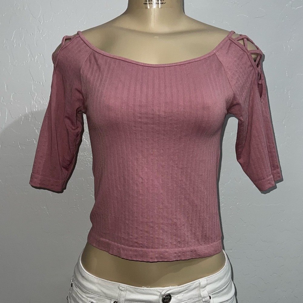 Skylee Pink Criss Cross Crop Top